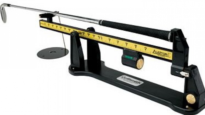 Máquina para medir el peso y el swingweight del palo
